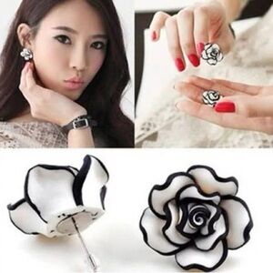 Beautiful Black and White Rose Stud Earrings - Elegant Design, Black and White